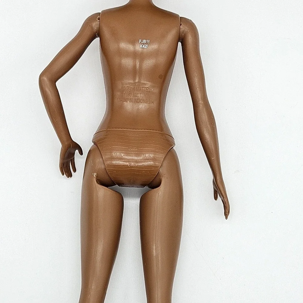 Barbie Fashionista Doll Dark Brown Curly Hair Afro Textured Brunette Body Mattel